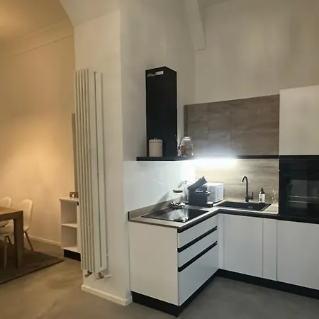 Apartment V13 *