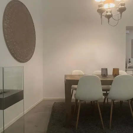Apartment V13 *