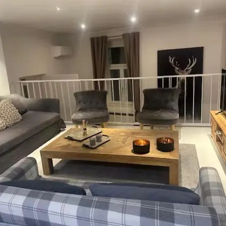 V13 Apartment