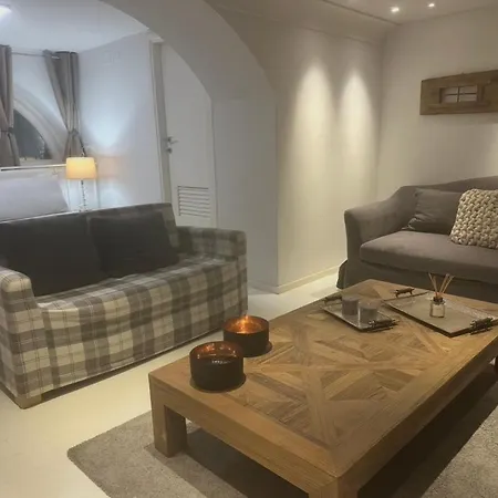 V13 Apartment *